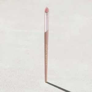 Precise Definition Eyeshadow Brush 220