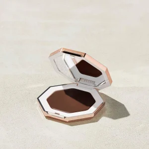 Cheeks Out Freestyle Cream Bronzer — Chocolate