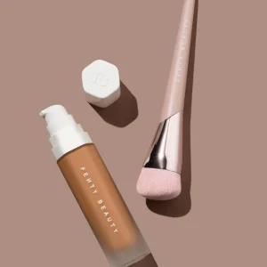 Soft’lit Naturally Luminous Longwear Foundation + Brush Duo