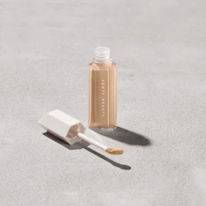 We’re Even Hydrating Longwear Concealer — 220W